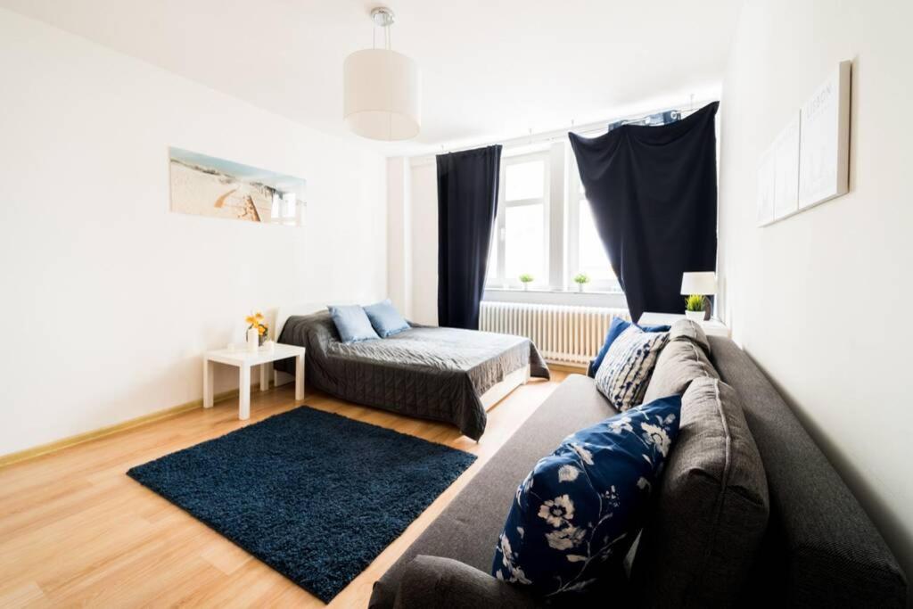 3 Rooms Big Apartment - 150 M Town Hall - Nice Design Breslavia Esterno foto
