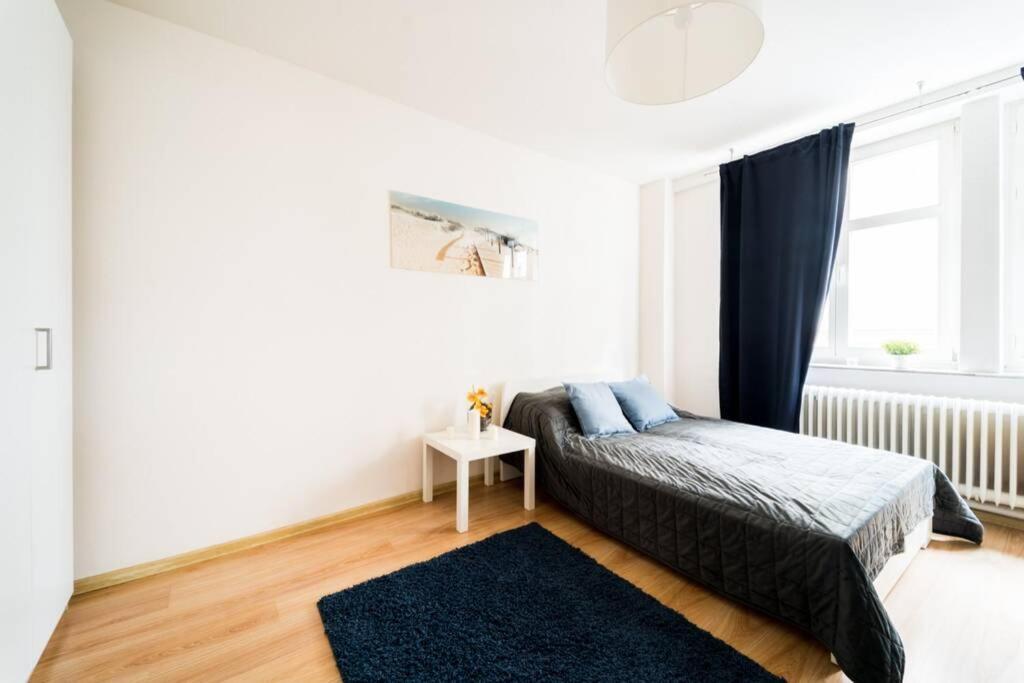 3 Rooms Big Apartment - 150 M Town Hall - Nice Design Breslavia Esterno foto