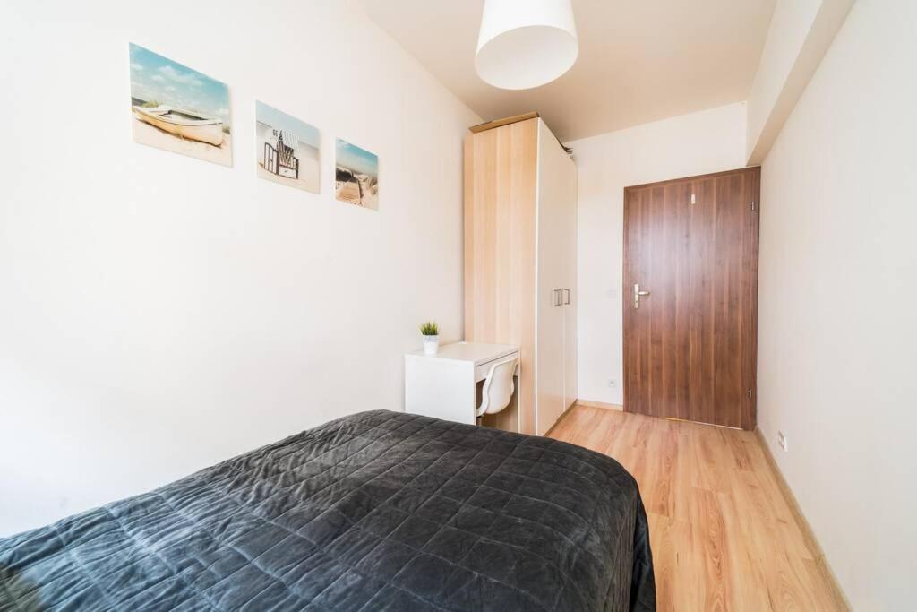 3 Rooms Big Apartment - 150 M Town Hall - Nice Design Breslavia Esterno foto