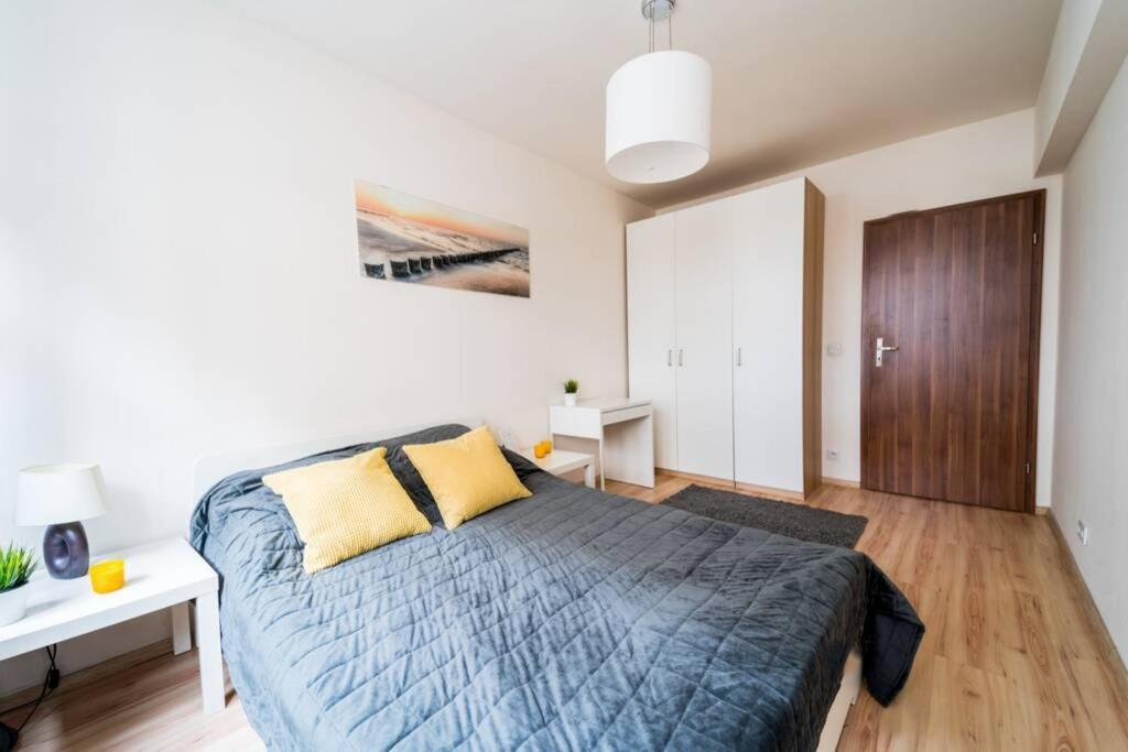 3 Rooms Big Apartment - 150 M Town Hall - Nice Design Breslavia Esterno foto